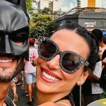 Rodrigo Santoro, Mel Fronckowiak e filha curtem dia de carnaval