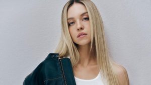 Sydney Sweeney compartilha sua rotina de cuidados com seus cabelos