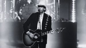 Toby Keith, astro da música country, morre aos 62 anos
