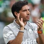 Abel Ferreira na beira do campo em Palmeiras x São Paulo pela Supercopa Rei