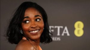 Makes BAFTA 2024: batom nude ganha espaço entre as produções das famosas