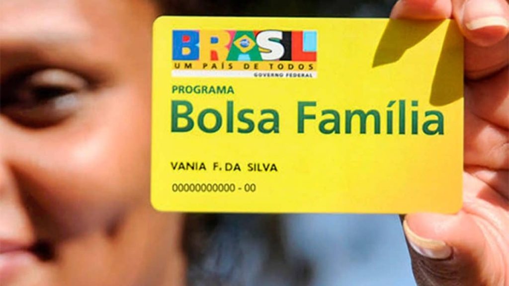 Revisão cadastral do Bolsa Família impactará 7 milhões de famílias Cartão do Bolsa Família