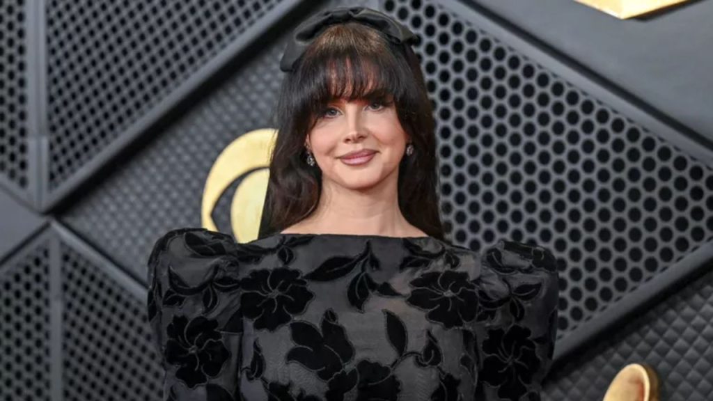 Lana Del Rey responde rumores de ter ficado chateada por não ganhar algum Grammy