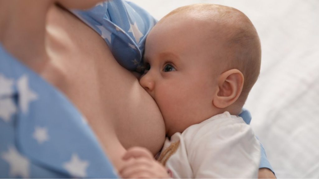 Silicone e amamentação: veja mitos e verdades sobre os efeitos do implante