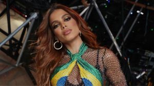 Anitta aparece em ensaio para o prêmio Lo Nuestro 2024 