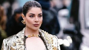 Gkay desembarca em Paris para prestigiar desfile da Schiaparelli