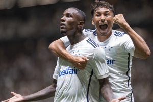 Cruzeiro supera Atlético em partida com torcida única na Arena MRV