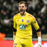 Lucas Perri, ex-Botafogo, comemorando classificação do Lyon na Copa da França