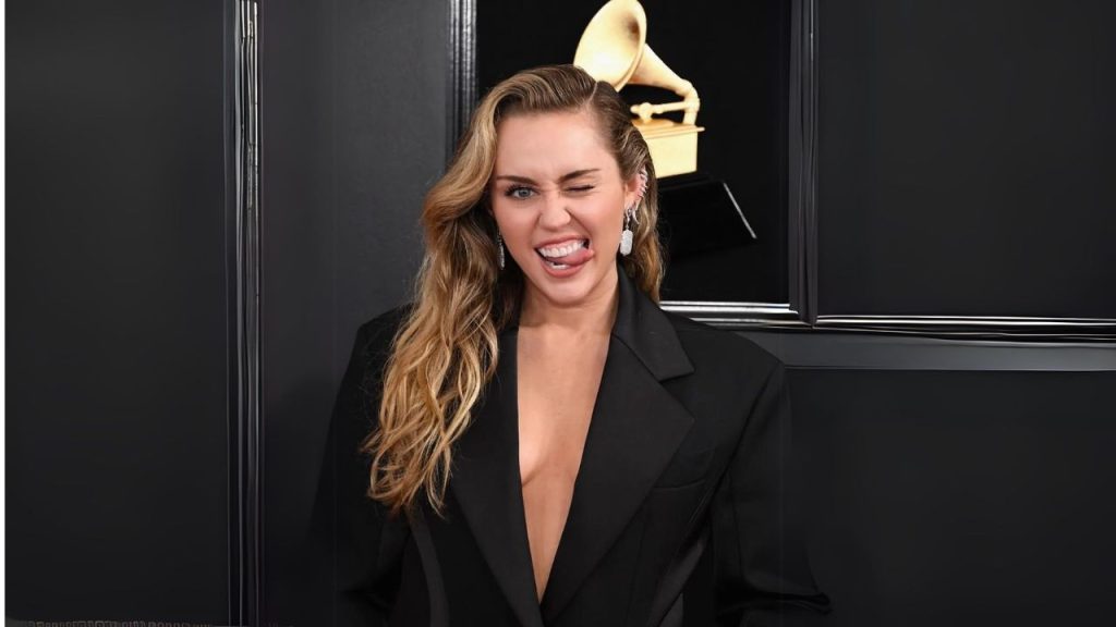 Rumores de apresentação de Miley Cyrus para o Super Bowl ganham força Miley Cyrus