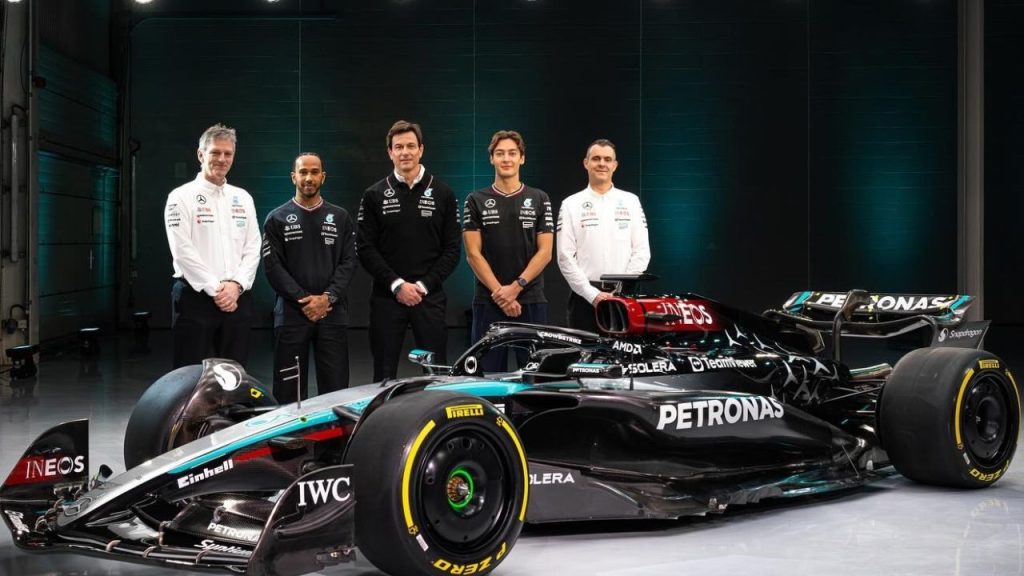 Mercedes divulga último modelo que Lewis Hamilton irá pilotar