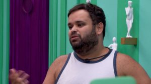 Michel desabafa sobre Davi no Quarto do Líder, e Fernanda aponta desconfortos com o brother