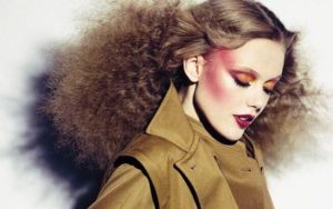 Anos 80: confira a tendência de maquiagem que está (re)conquistando espaço