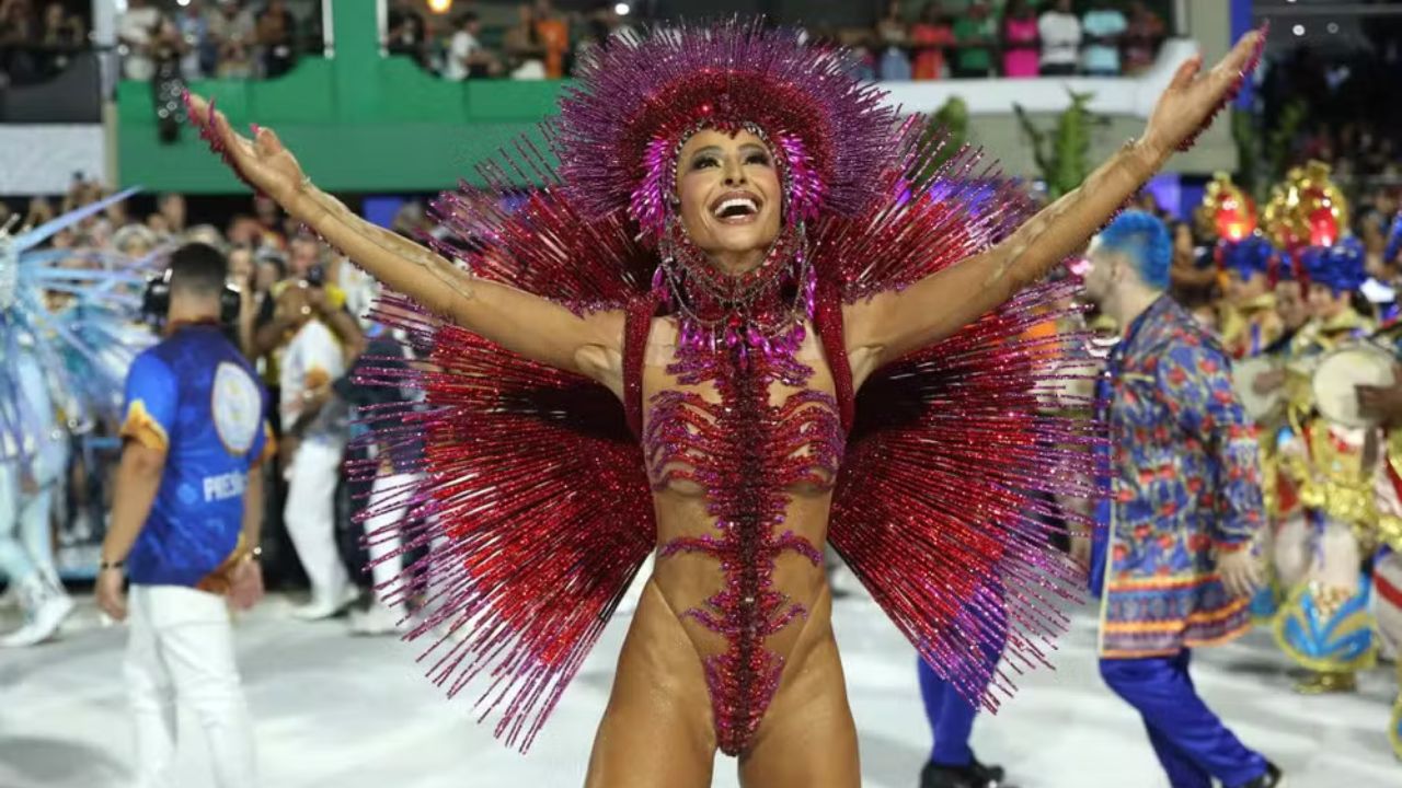 Sabrina Sato, rainha de bateria da Unidos de Vila Isabel