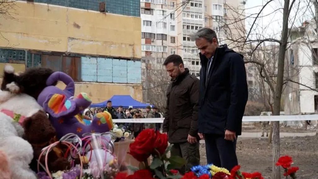 Comitiva de Zelensky é atingida em bombardeio 