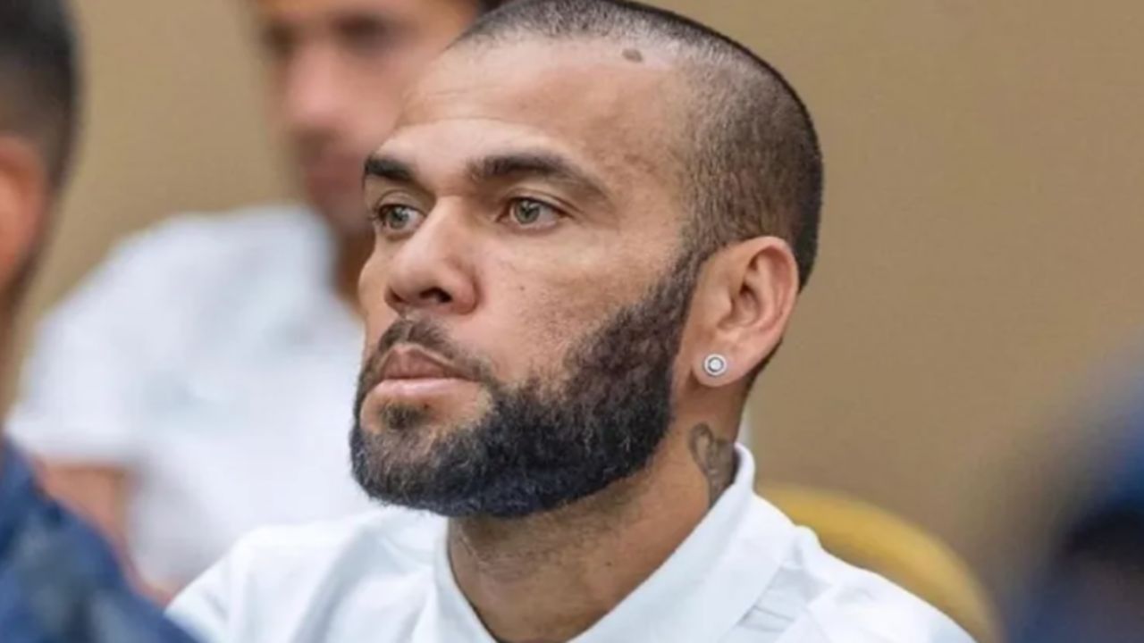 Daniel Alves paga fiança de 1 milhão de euros