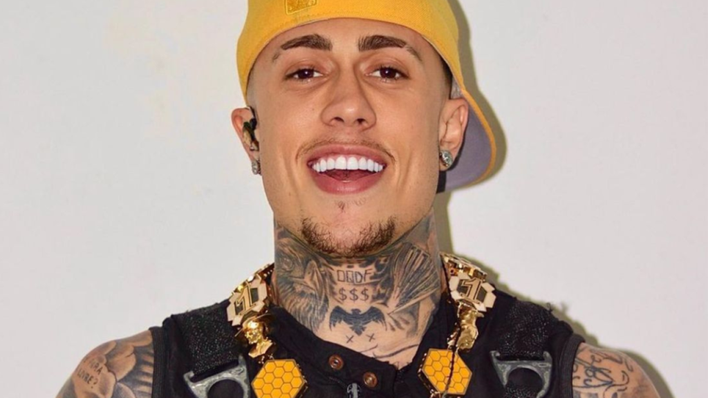 MC Daniel desvia de perguntas sobre sua parte íntima