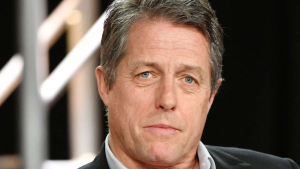 Ator Hugh Grant se surpreende com a volta das comédias românticas