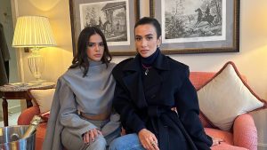 PFW: Bruna Marquezine é entrevistada por Silvia Braz e se emociona