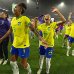 Jogadoras da seleção comemoram a vaga para a final