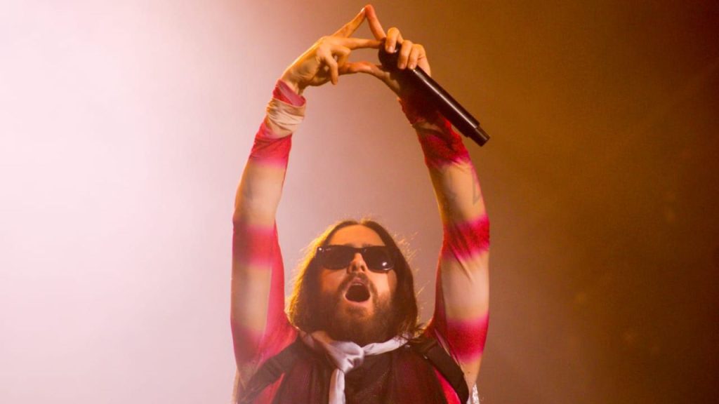 Thirty Seconds to Mars leva público a loucura no Lollapalooza Brasil 2024 