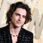 Timothée Chalamet no Globo de Ouro em janeiro de 2024