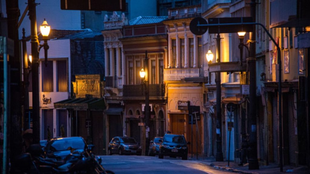 Pesquisa do Datafolha revela que 39% dos brasileiros se sentem inseguros nas ruas à noite 