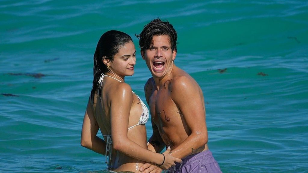 É divulgado trailer de “Música”, filme com Camila Mendes e recheado de referências brasileiras