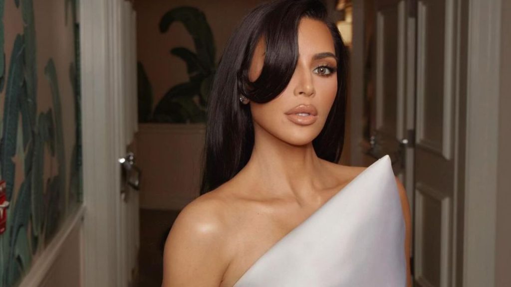 Kim Kardashian é acusada de “ecoterrorismo”, após usar, em excesso, seu jatinho particular