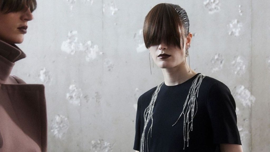 Franjas são destaque na Semana de Moda de Paris