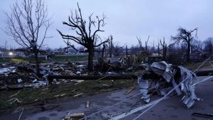 Tornados deixam três pessoas mortas nos Estados Unidos e causam fortes estragos