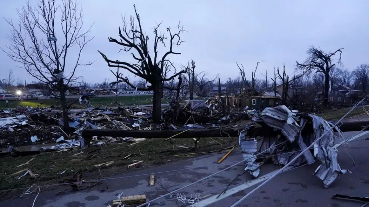 Tornados deixam 3 pessoas mortas nos Estados Unidos, e causam fortes estragos