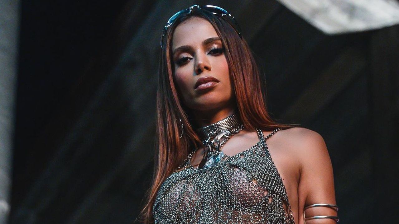 Anitta divulga teaser do videoclipe de “Double Trouble”