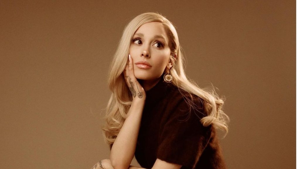 Ariana Grande é anunciada como apresentadora do Oscar 2024