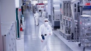 Intel anuncia investimento massivo de US$ 100 bilhões para expansão de fábricas nos EUA