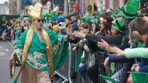 Irlanda vota em referendo para eliminar linguagem ‘sexista’ da Constituição no Dia Internacional da Mulher