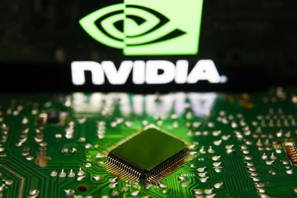 Nvidia lança superchip Blackwell para IA generativa em tempo real