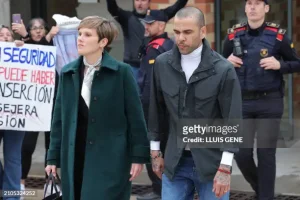 Daniel Alves nega pagamento de fiança por amigos