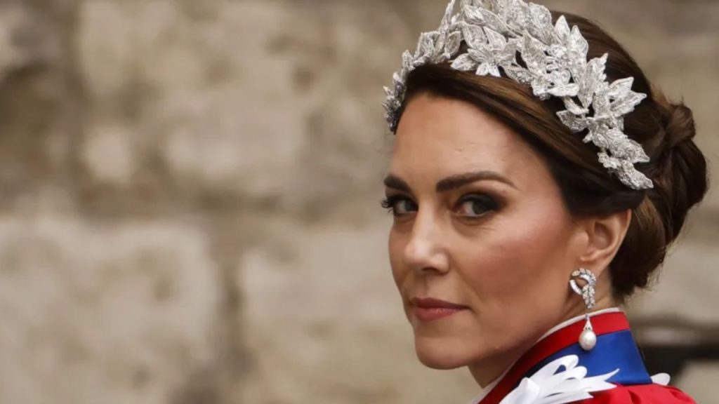 Equipe de Kate Middleton está sem acesso à princesa desde a cirurgia