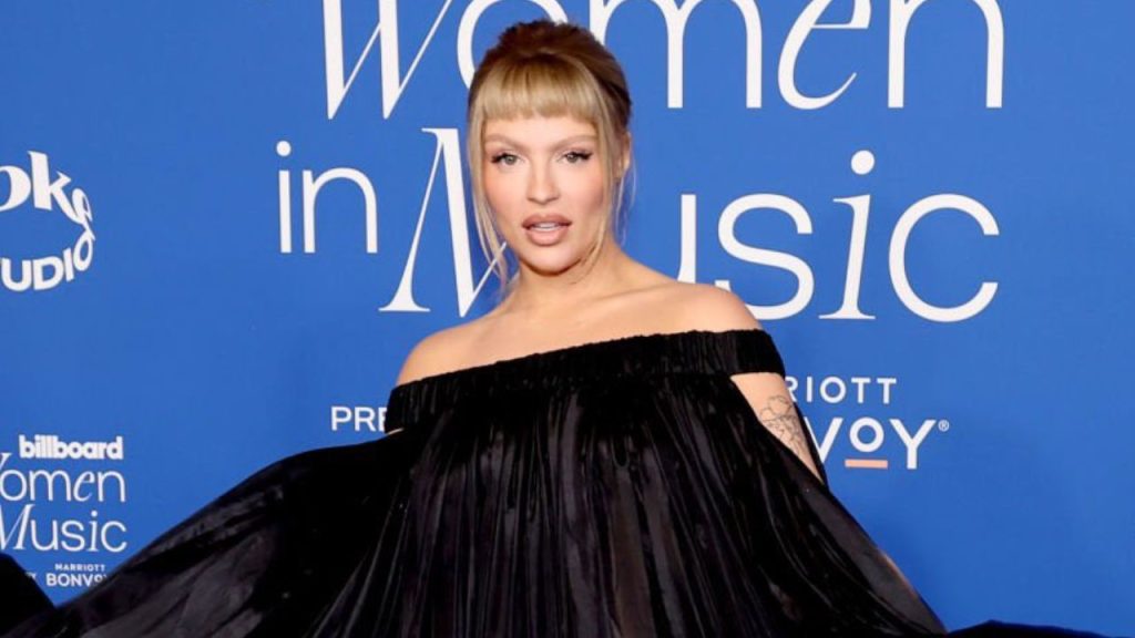 Luisa Sonza recebe prêmio de “Força Global” no Women In Music, da Billboard