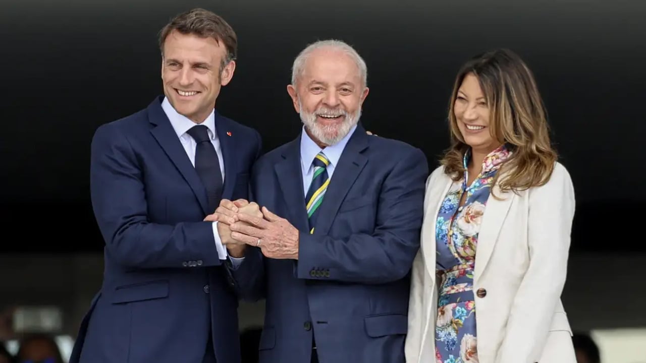 Os presidentes Macron, Lula e a primeira dama Janja