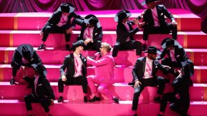 Problemas no vestido, John Cena pelado e Ken: confira os melhores momentos do Oscar 2024