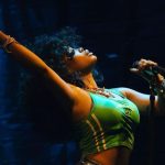 Sza emociona público na última noite de Lollapalooza