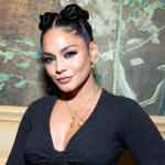 Vanessa Hudgens se destaca em 3 looks de beleza