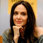 Angelina Jolie em seu Instagram oficial (Reprodução/Instagram/@angelinajolie)