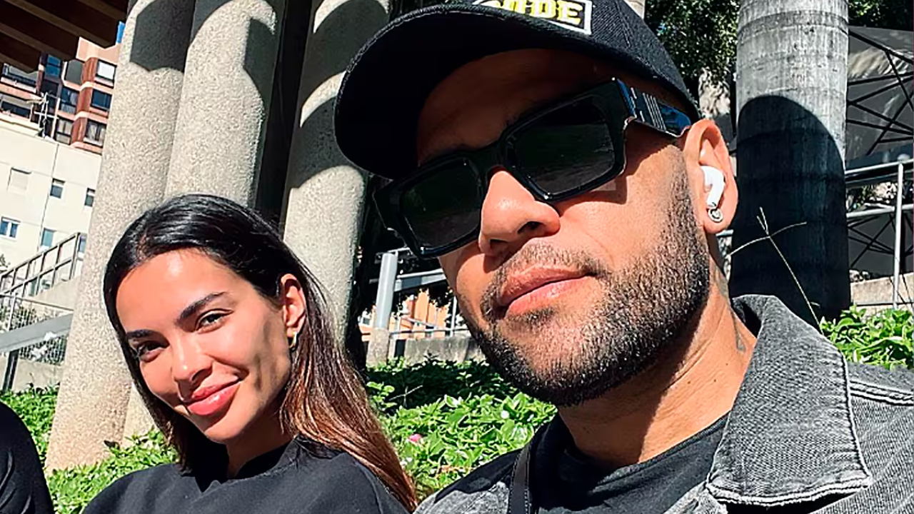 Daniel Alves e Joana Sanz em selfie