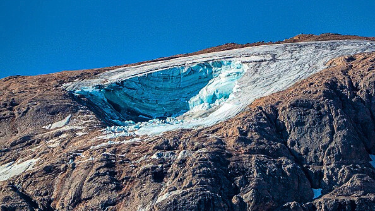 Derretimento das geleiras nas montanhas dos Alpes na Europa