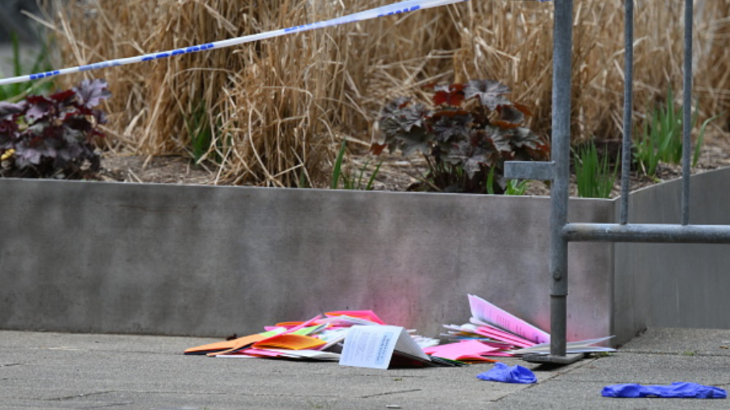 Homem ateia fogo em si mesmo após julgamento de Donald Trump