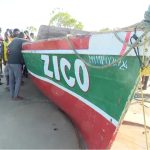 Barco naufraga em Moçambique