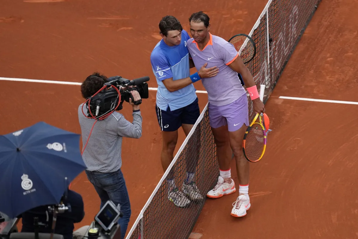 Alex de Miñaur vence Nadal no ATP 500