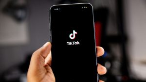 Empresa responsável pelo TikTok rebate críticas sobre controle de dados